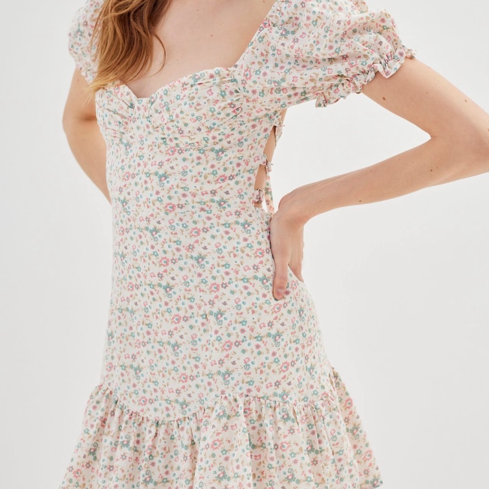 Floral Puff-Sleeve Midi Dress in Soft Cream